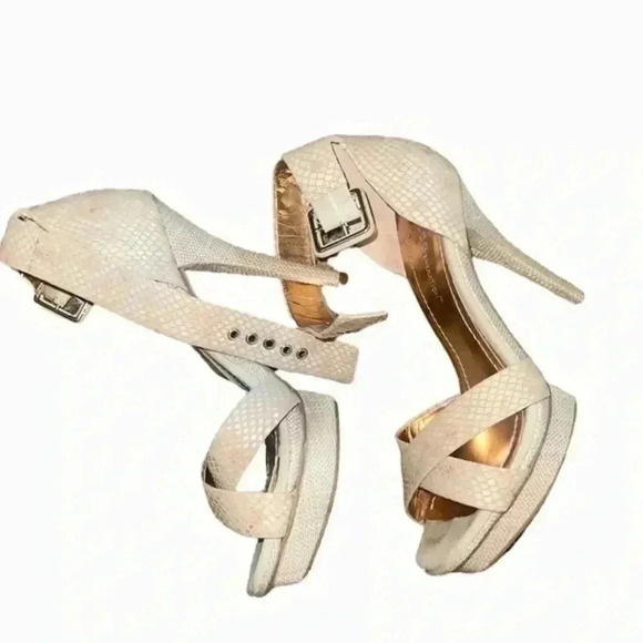 BCBG STRAPPY PLATFORM STILLETTOS - Picture 5 of 8